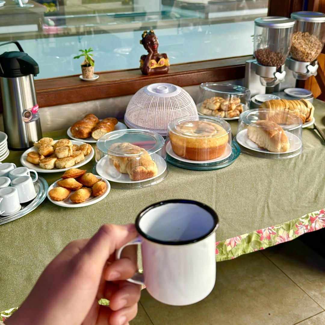 Café da manhã colonial em São Roque no restaurante Itacolomy. Foto: Reprodução/Instagram @restaurante.itacolomy.