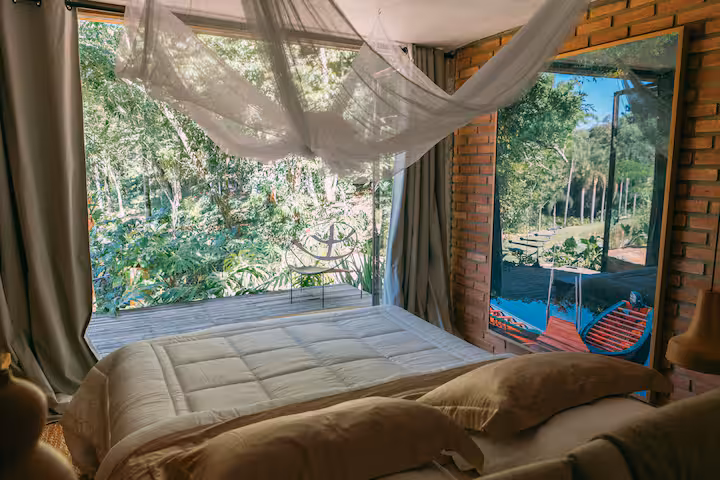 Cabanas em São Roque: Cabana Ipê Amarelo. Foto: Holmy.